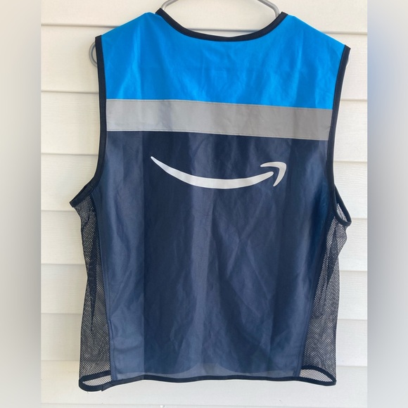 Amazon Blue&Black Vest-Like New condition-Unzipped this vest can fit up to a 2X - Picture 3 of 4